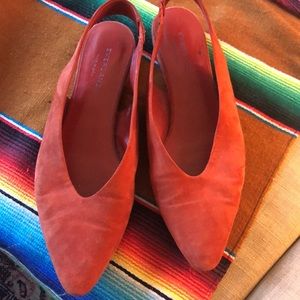 Everlane V slingback size 10 in coral suede